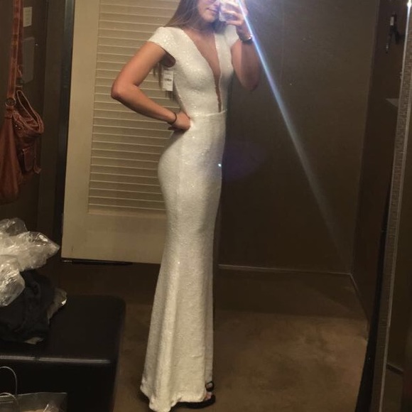 Prom dress - Picture 2 of 3